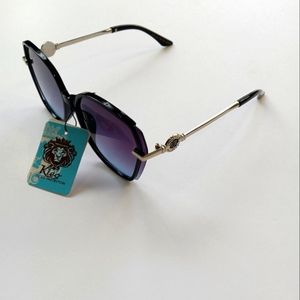 NWT Kleo  Women's Butterfly Square sunglasses